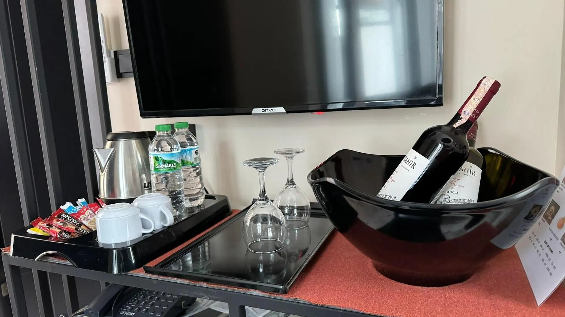 Hotel The Queen Airport Hotel-Round Trip Airport Service Arnavutkoy